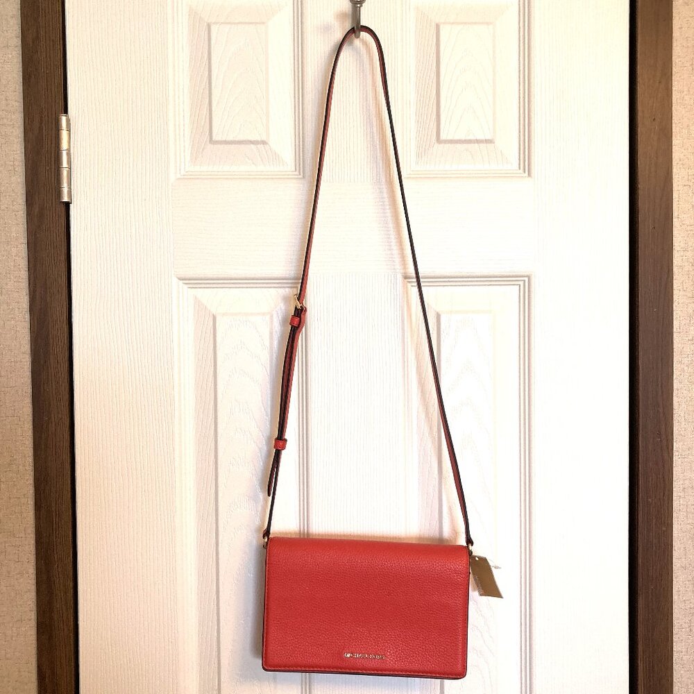 Michael Kors Jet Set Crossbody - Coral Pebbled Leather NWT